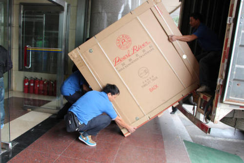 金山屯钢琴贵重工艺品无忧运